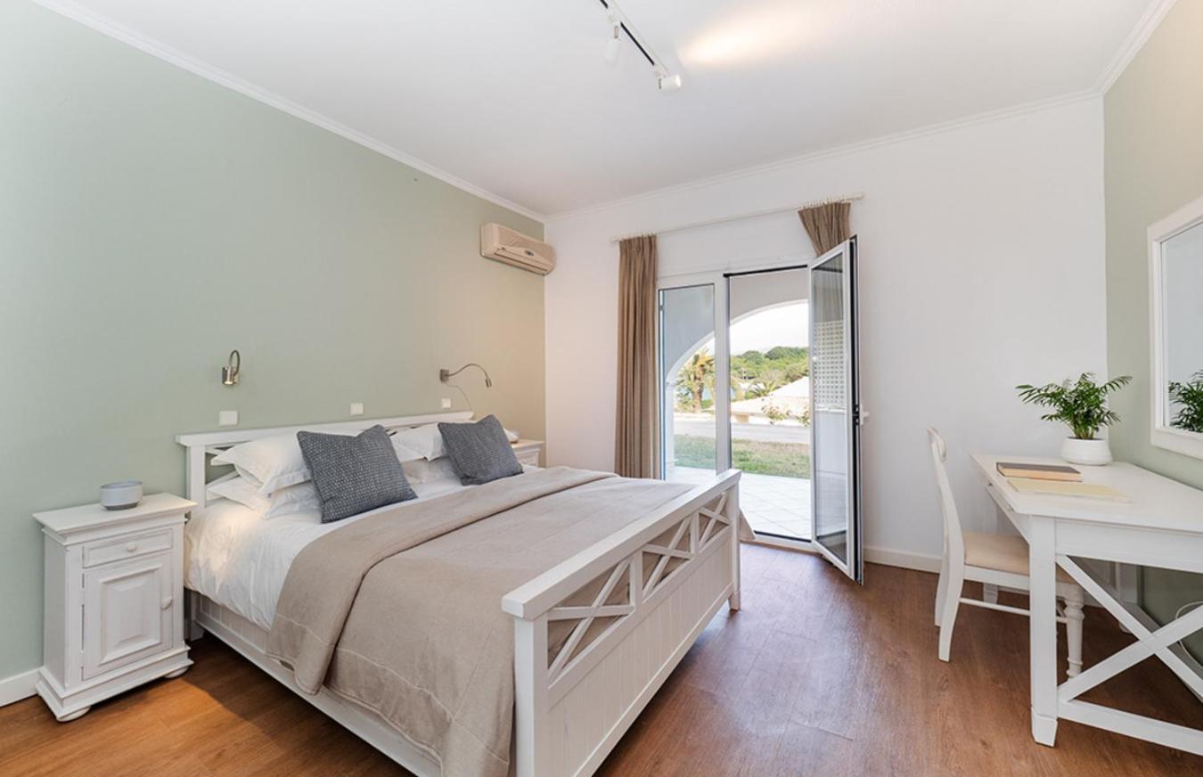 Bella Mare Hotel Kassiopi Dış mekan fotoğraf